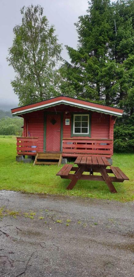 Romsdalseggen Camping Isfjorden Bagian luar foto